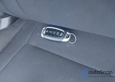 2022 Hyundai Elantra Sel z USA, uszkodzony, nr VIN 5NPLM4AG1NH076597